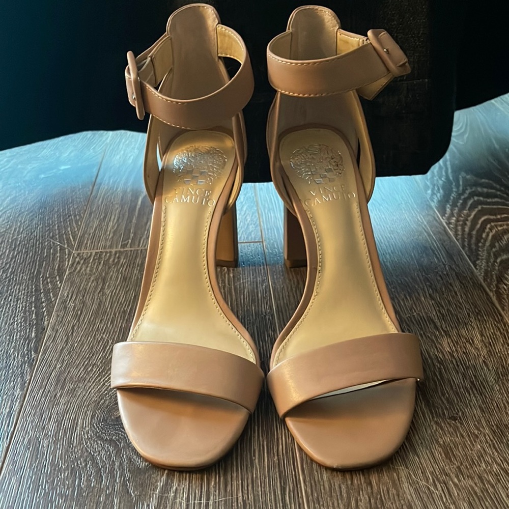 Vince camuto nude heels